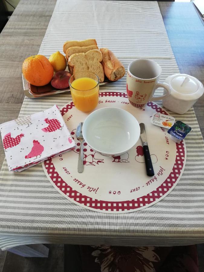 Du Coq A L'Ame Bed & Breakfast Naves  Bagian luar foto